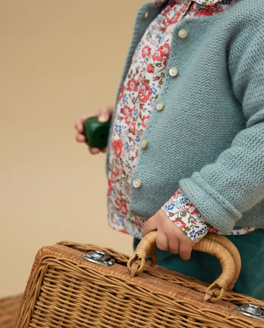 cardigan_point_mousse_vert_deau__lambswool_2.webp Acanthe Cardigan point mousse vert d'eau 100% lambswool vertd'eau Store