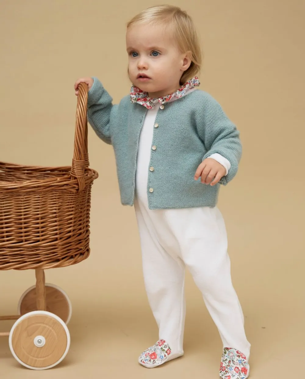 cardigan_point_mousse_vert_deau__lambswool_6.webp Acanthe Cardigan point mousse vert d'eau 100% lambswool vertd'eau Store