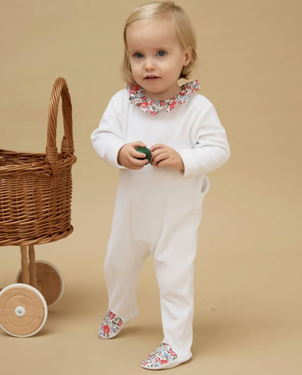 dors_bien_blanc_col_volant_en_tissu_liberty_felicite_4.webp Acanthe Dors bien blanc col volanté en tissu Liberty Felicite blanc/LibertyFelicite Cheap