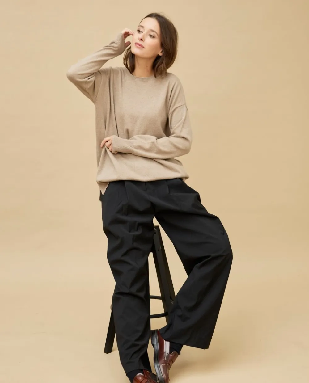 pull_col_rond_loose_beige__cachemire_2.webp Acanthe Pull col rond loose 100% cachemire Beige Clearance